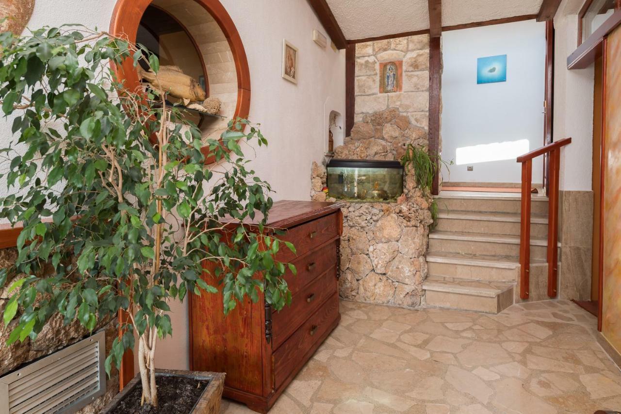 Beach Time Villa أوميس المظهر الخارجي الصورة